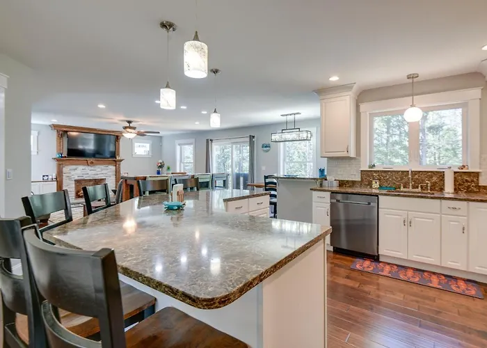 Stunning Wells Home W/ Fire Pit & Porch!