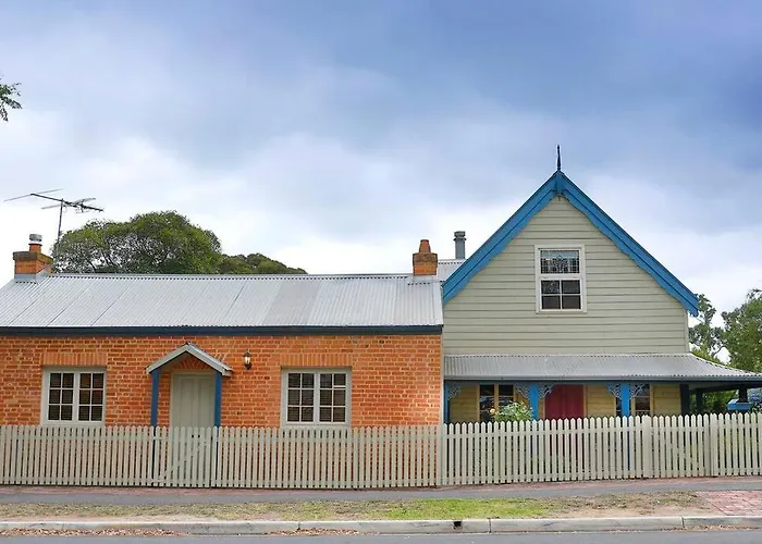 Willunga Cottage- Sleeps 6 Pool