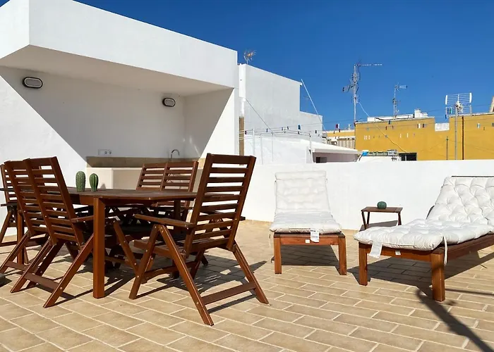 Tia Anica House I - Apartment With Terrace In Central Fuseta Beach Village