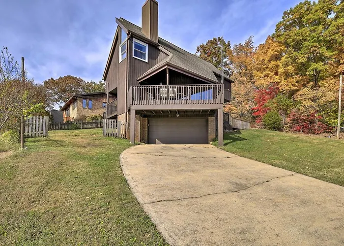 Deck & Mtn Views: 'Fain Chalet' In Kingsport