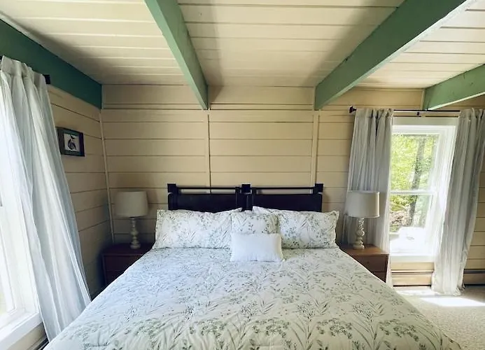 Chalet With A Private Beach In Acadia National Park