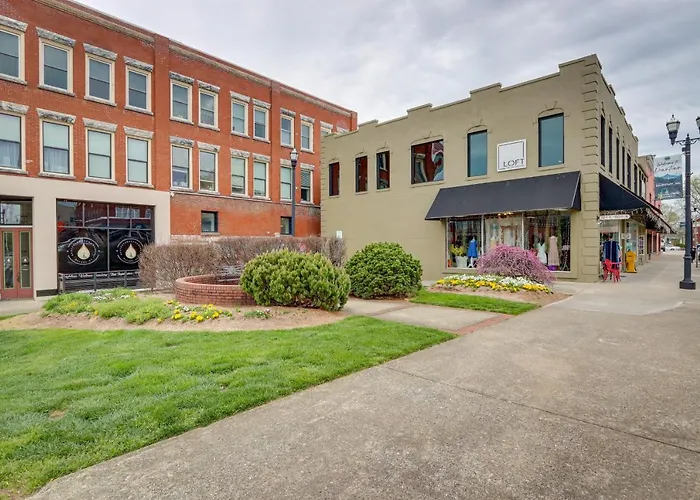 Luxurious Downtown Murphy Vacation Rental Loft!