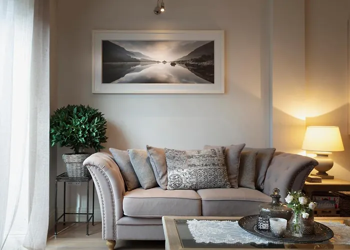 Shrubbery Mews Luxury Apartment