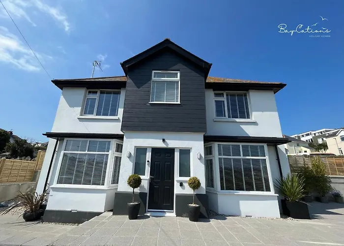 Stylish Brixham Home, Sleeps 7, Parking & Garden