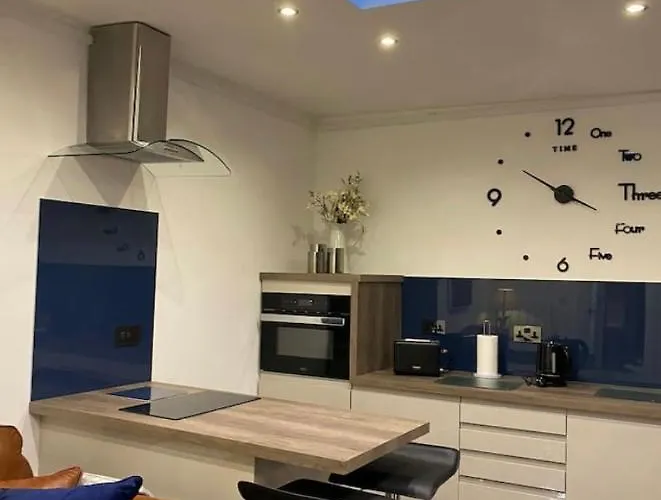 Balcony House Apartment In Kendal