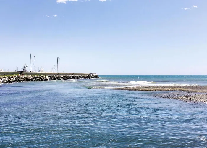 2 Bedroom Stunning Home In Chiavari