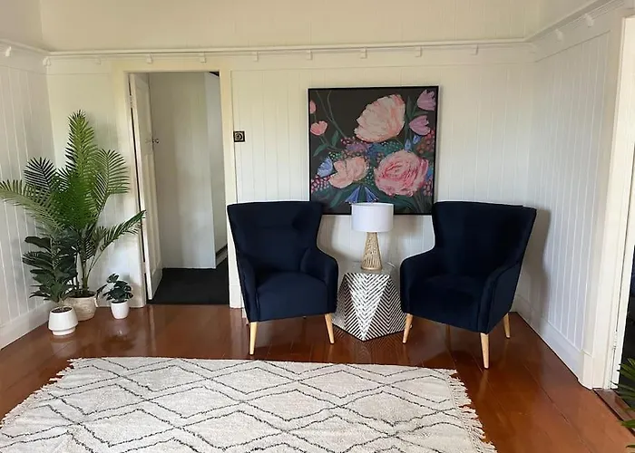 Charming 5Br Family Home W/Pool 10Min From Airport