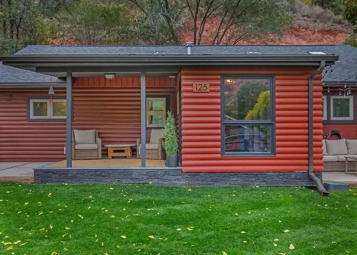 Cozy Modern House Seconds From Roaring Fork River