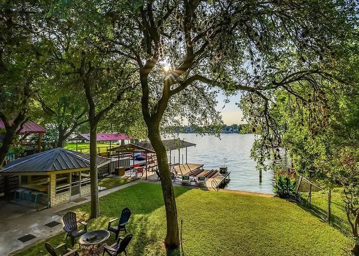 The Shorewood Lakeside Oasis, Pet-Friendly Getaway