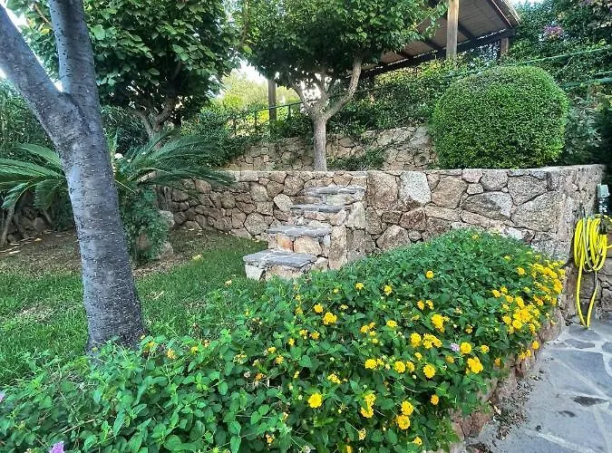 Casa Souad, A Cheerful And Charming Beach View 2 Bedroom House And Free Parking