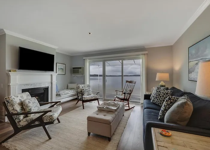 214 Water Street Inn