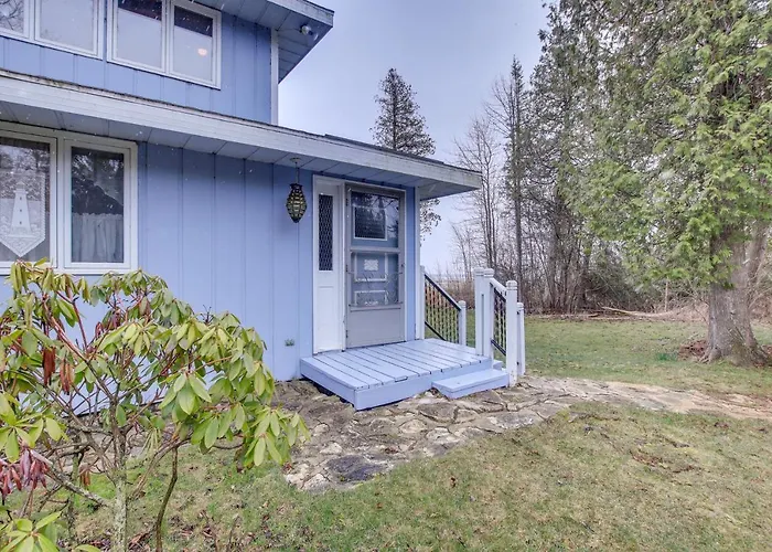Serene Lakefront Baileys Harbor Home W/ Deck!