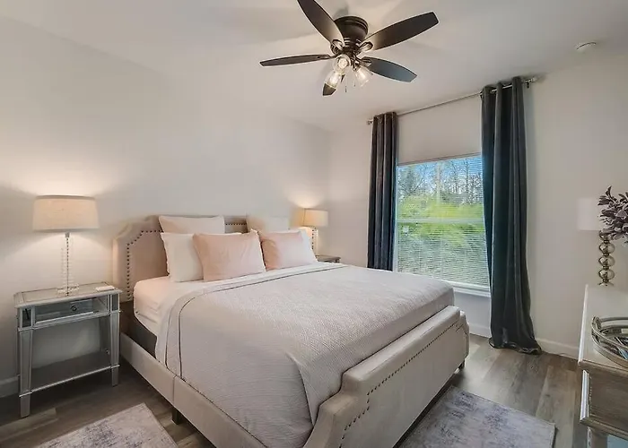 Coastal Haven: Family Home near Florida's Southwest Beaches