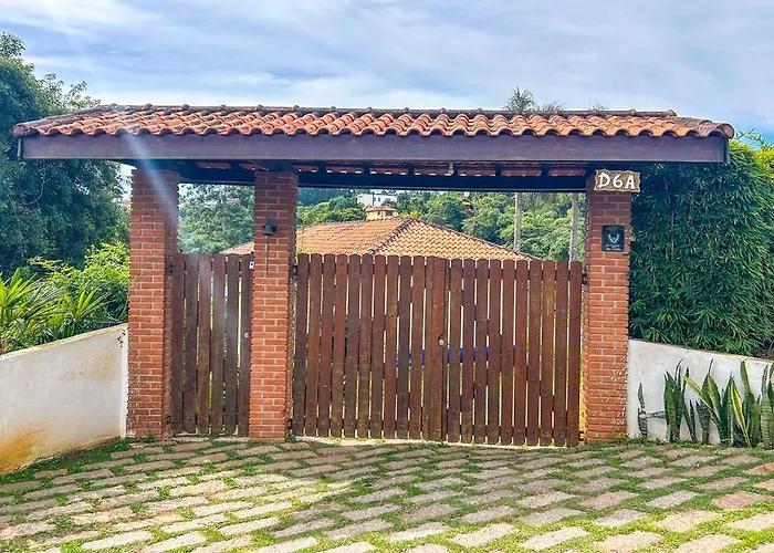 Casa de campo c piscina e natureza em Mairinque SP