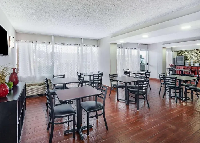 Days Inn By Wyndham Charlottesville/University Area