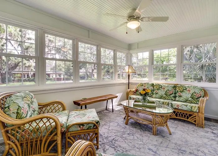 Walk To Lakes! Tropical Escape In Mount Dora
