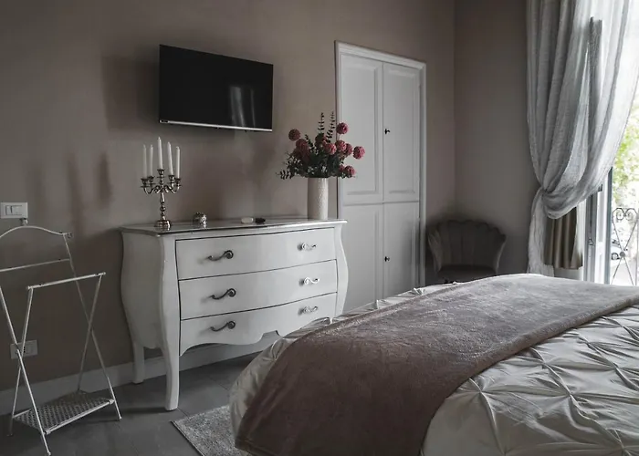 Belvedere Luxury Apartment, View On The Lucca Walls
