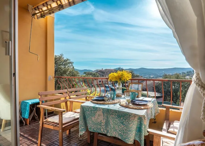L'Odyssée Provençale: Charming Duplex with Medieval Village Views