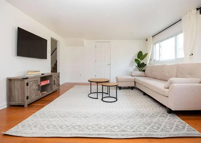 Cozy Getaway - 5 Min Drive To Beach