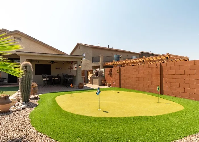 Oasis Villa With Pool, Putting Green & Pool Table