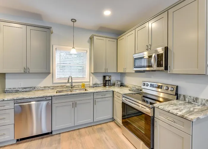 < 1/2 Mi To Old Town: Cozy Bluffton Getaway