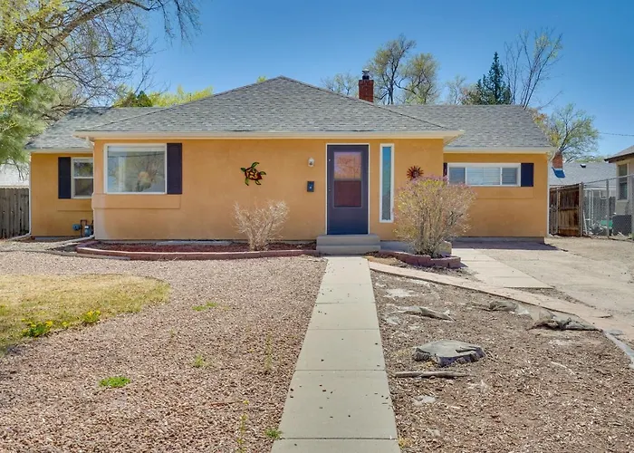 Pueblo House By Riverwalk, 2 Miles To Fairgrounds!