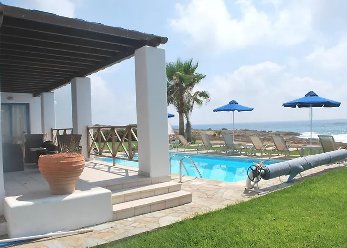 Sea Front Villa With Private Heated Pool, Quiet Area Paphos 322