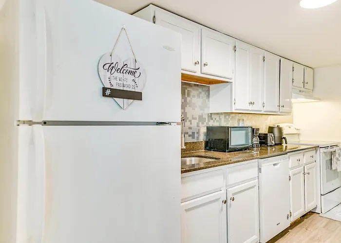 Walk To Downtown Albany: Ten Broeck Triangle Apt!