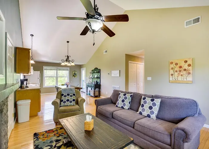 Cozy Resort-Style Escape On Taylorsville Lake!