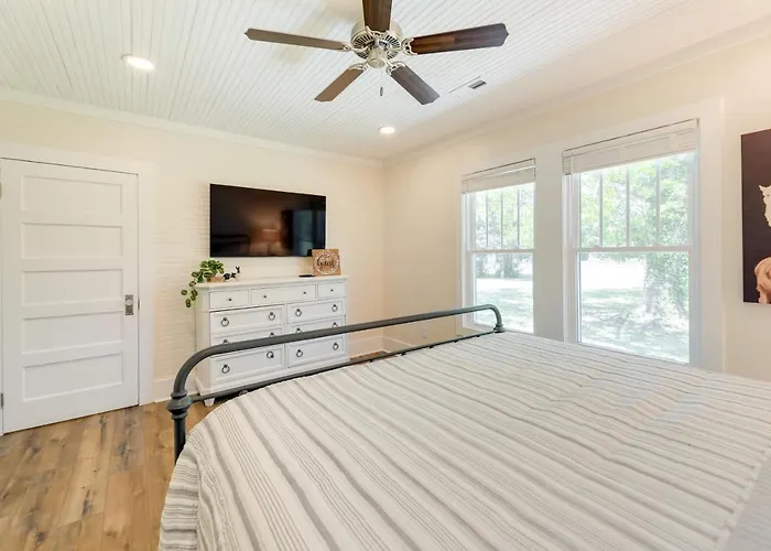 New Bern Vacation Rental On Farm W/ Fire Pit!