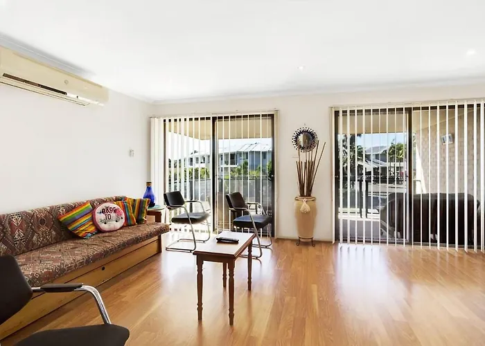 Townhouse In The Heart Of Port Stephens