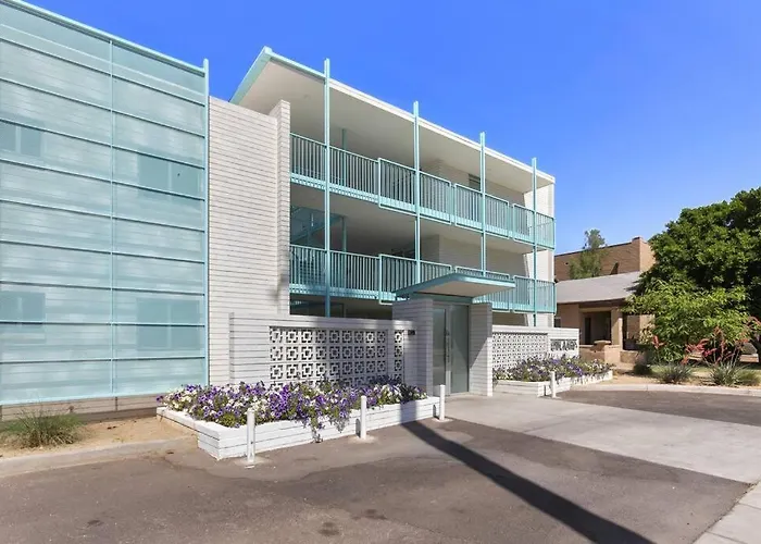 DTPH Modern Designer Studio - Pool&Parking -