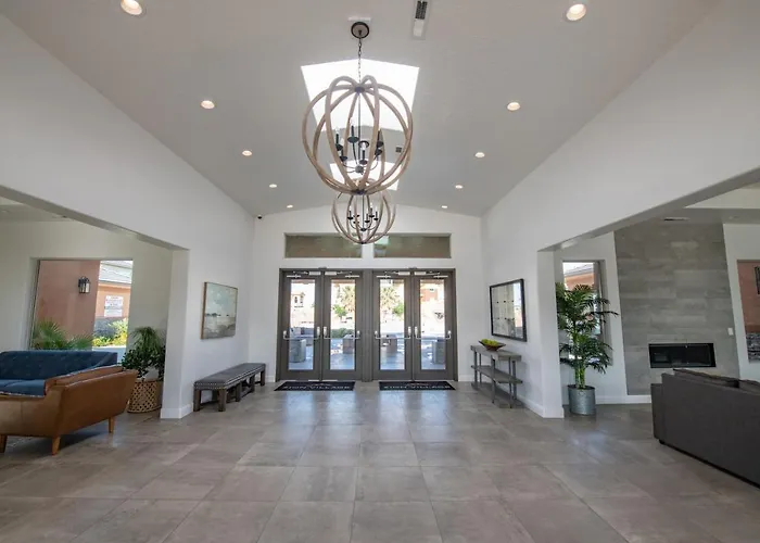 The Pad Spacious Luxury Retreat Sleeps 23, Private Pool, Spa, Game Room And More