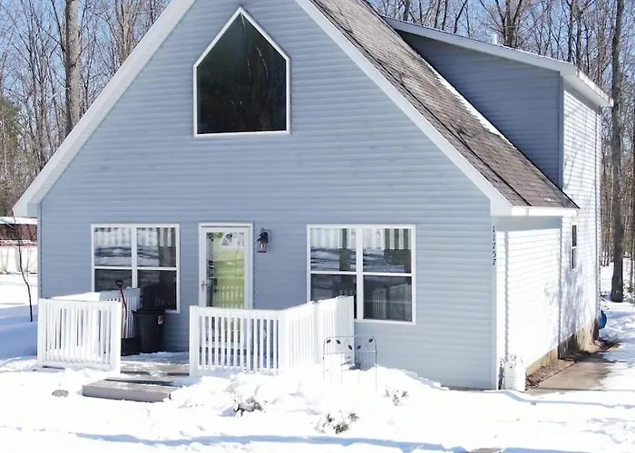 *4Br 2Ba N Shore Hidden Retreat*