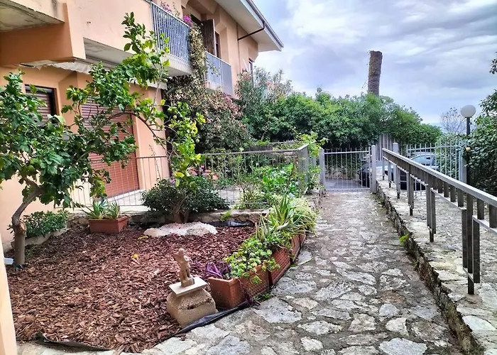 Casa Con Giardino: Varazze