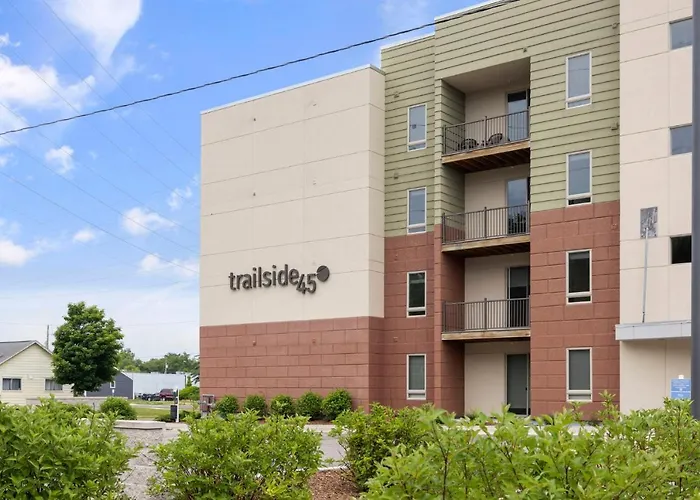 Sweet Tart Spot - Cozy Tc Condo - Tart Trail - Balcony - Pets Welcome