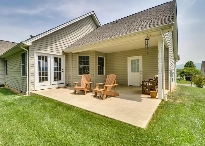 Laptop-Friendly Elkton Home W/ Central A/C!