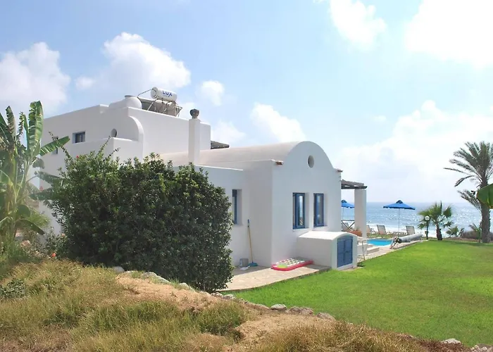 Sea Front Villa, Heated Private Pool, Amazing Location Paphos 323