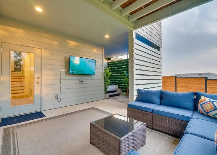 Lago Vista Home W/ Game Room & Outdoor Tub!