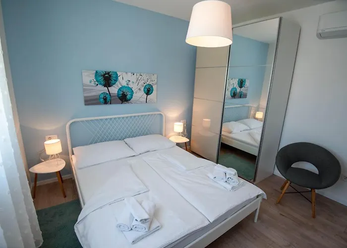 Villa Lumaka Sun: Beachside Retreat with Dual Pools in Brodarica