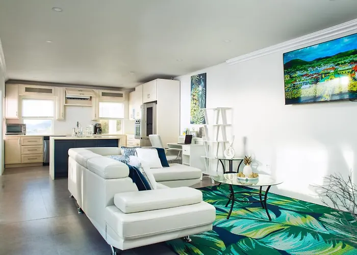 La Vue De Basseterre Apartments - Privacy In Bird Rock