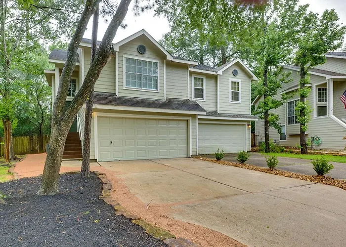 Modern Woodlands Townhome W/ Spacious Yard & Patio