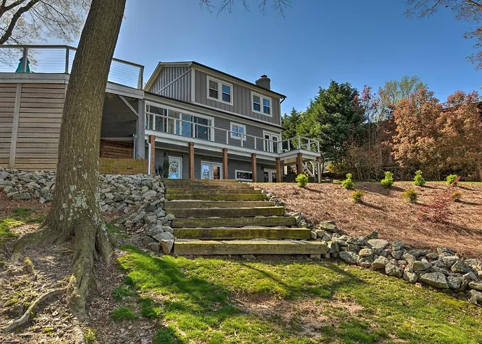 4Br Riviera Paradise With Private Dock!