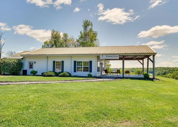 Cozy Resort-Style Escape On Taylorsville Lake!