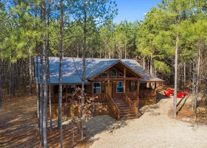 Double Trouble Cabin: Luxury Retreat Near Hochatown & Beavers Bend