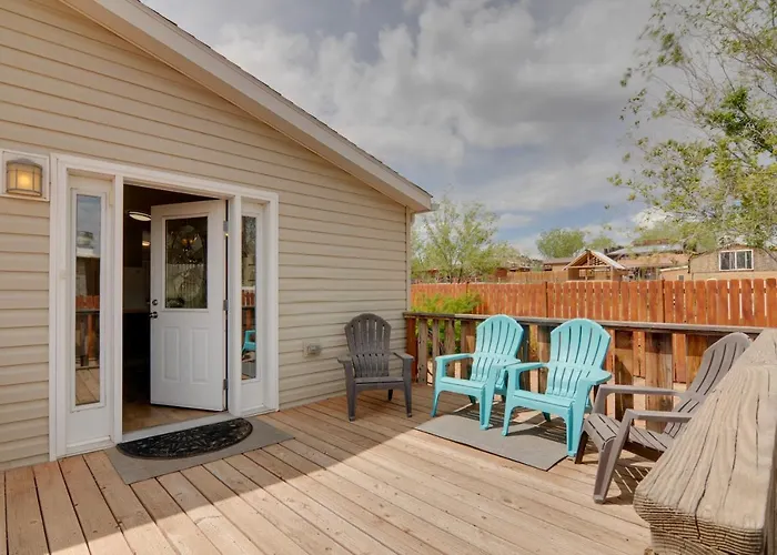 Utah Retreat - Hot Tub, Deck & Near National Parks