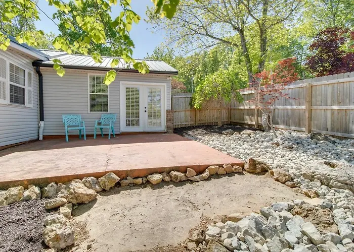 Charming Mountain Home Retreat: Walk To Marina!