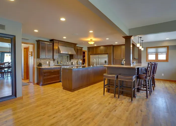 Expansive Retreat On 5 Acres In Shakopee!