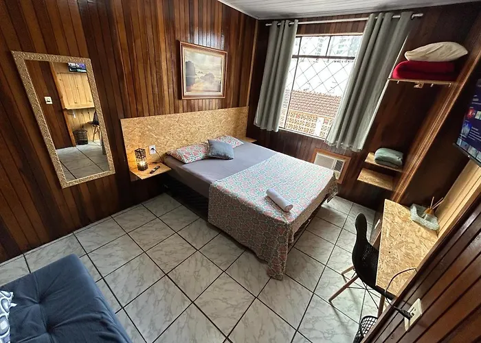 8 Quarto Cama Queen e SmartTv Netflix