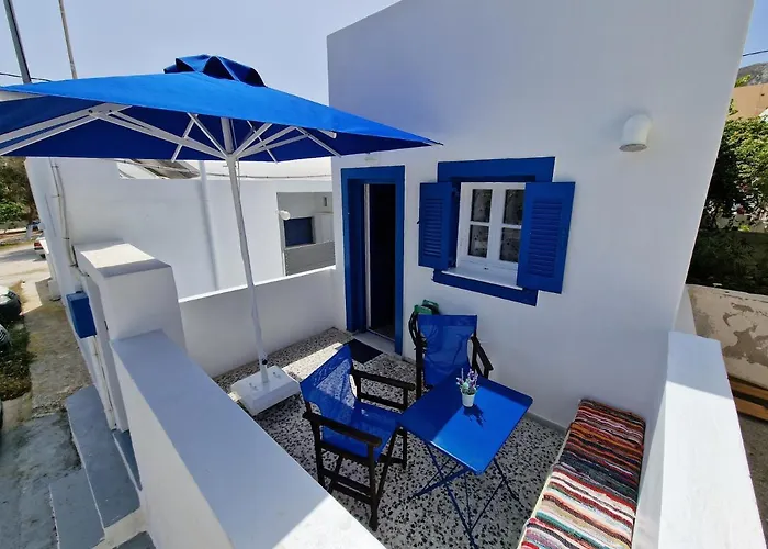 Maraki'S Little House Santorini